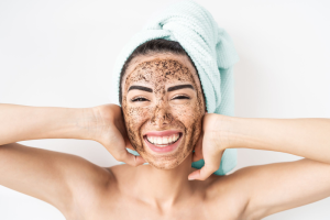 Trị mụn bằng bột đậu đỏ là phương pháp được nhiều chị em sử dụng