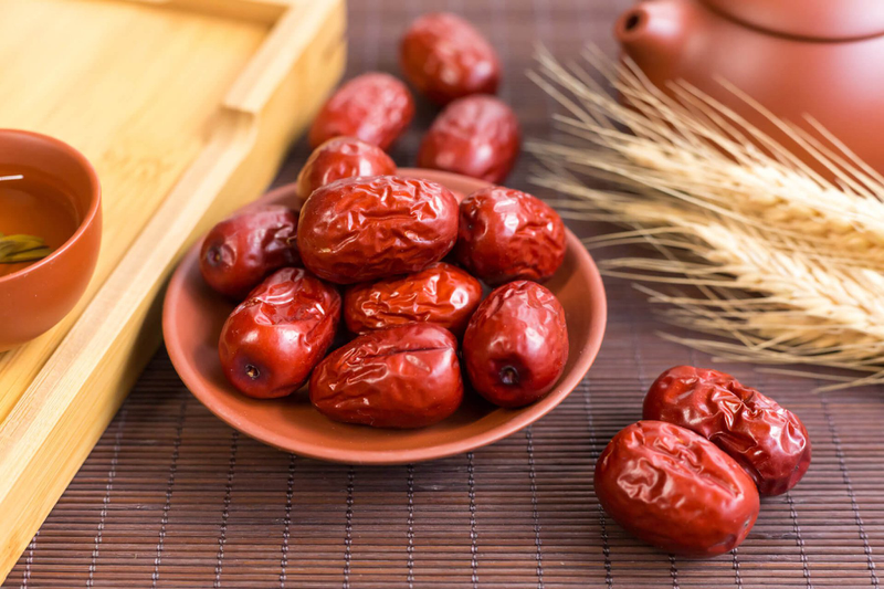 Táo tàu (táo đỏ khô) có nhiều đường và calo cao, không nên dùng khi giảm cân