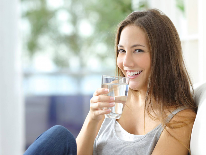 Nên uống nước lọc thay nước ngọt không đường để bảo vệ sức khoẻ